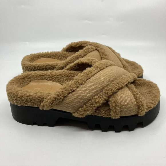 Pretty Little Thing Tan Teddy Cross Over Strap Back Chunky Cleated Sole Sandals - Picture 4 of 10